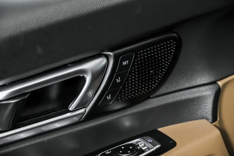 2022 Kia Telluride - Image 16 of 21