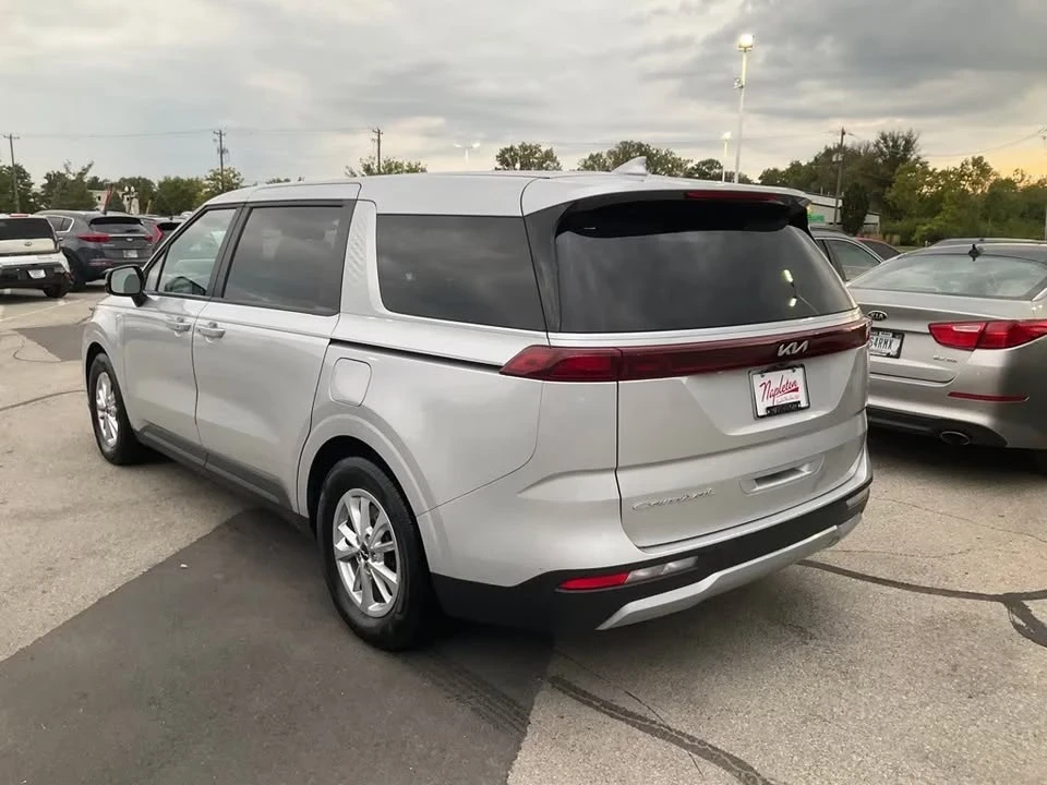 2022 Kia Carnival - Image 3 of 9