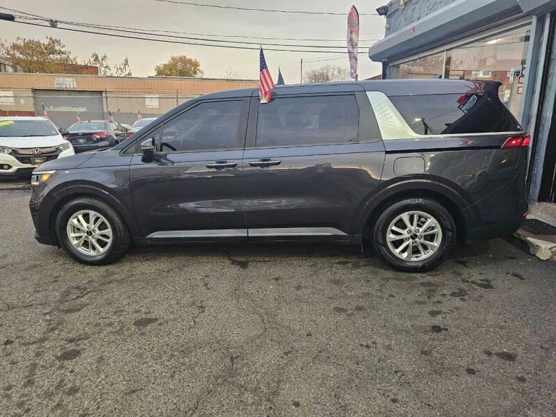 2022 Kia Carnival - Image 2 of 18