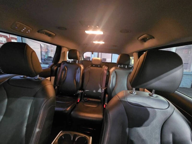 2022 Kia Carnival - Image 12 of 18