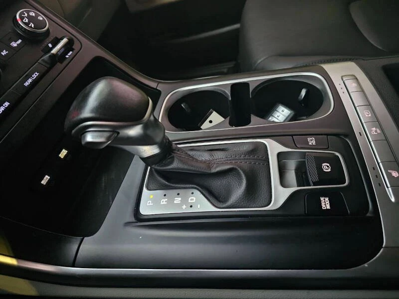 2022 Kia Carnival - Image 10 of 18