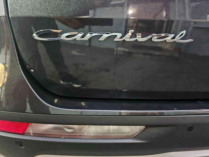 2022 Kia Carnival - Image 14 of 18