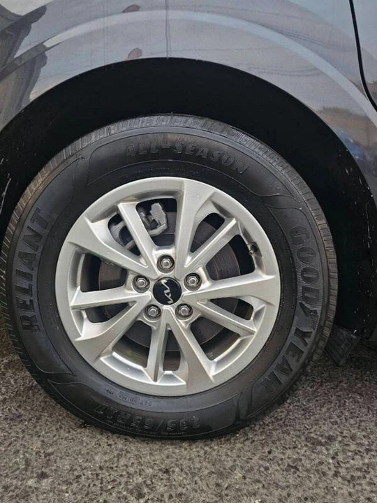 2022 Kia Carnival - Image 18 of 18