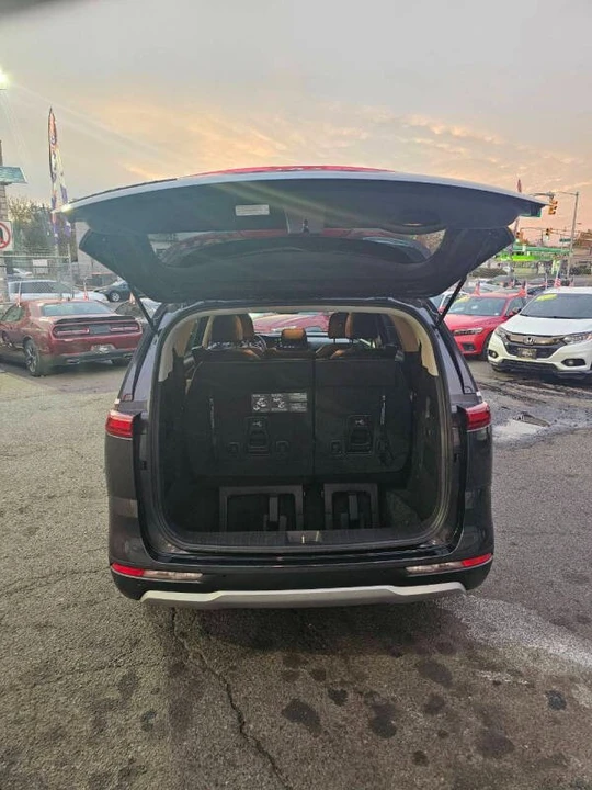 2022 Kia Carnival - Image 15 of 18