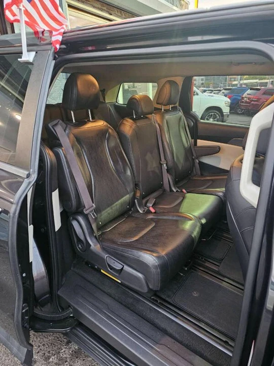 2022 Kia Carnival - Image 6 of 18
