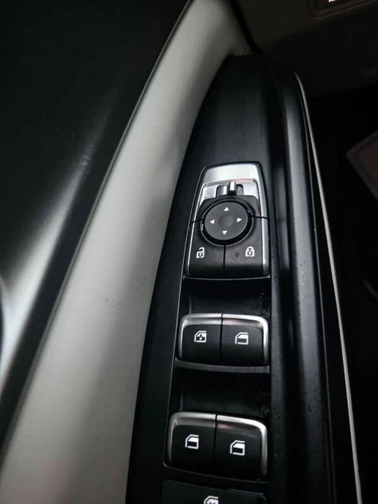 2022 Kia Carnival - Image 16 of 18