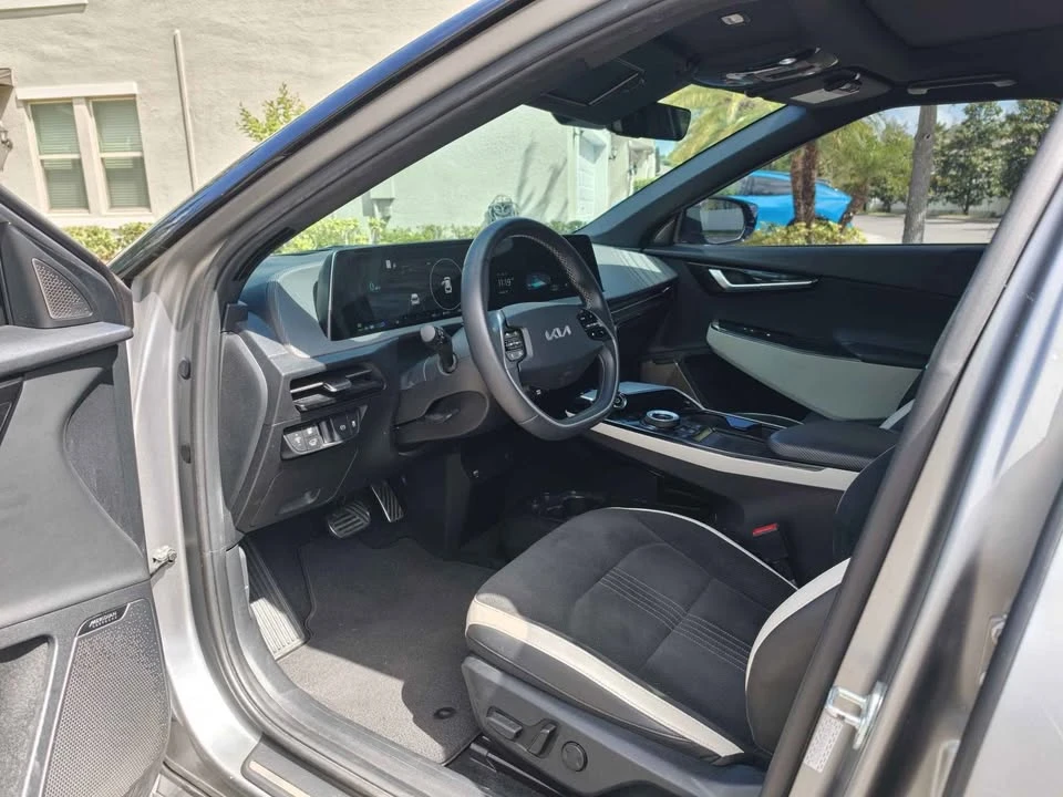 2022 Kia EV6 - Image 12 of 13