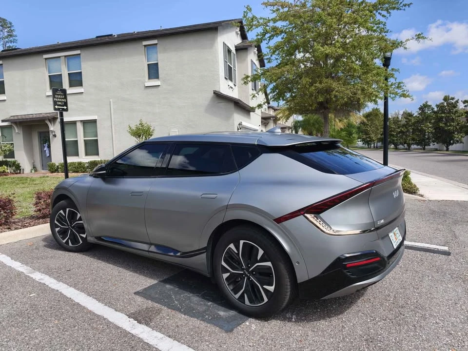 2022 Kia EV6 - Image 2 of 13
