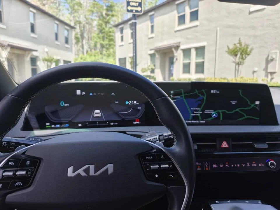 2022 Kia EV6 - Image 7 of 13