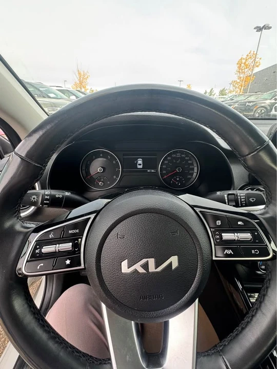 2022 Kia Forte - Image 11 of 15