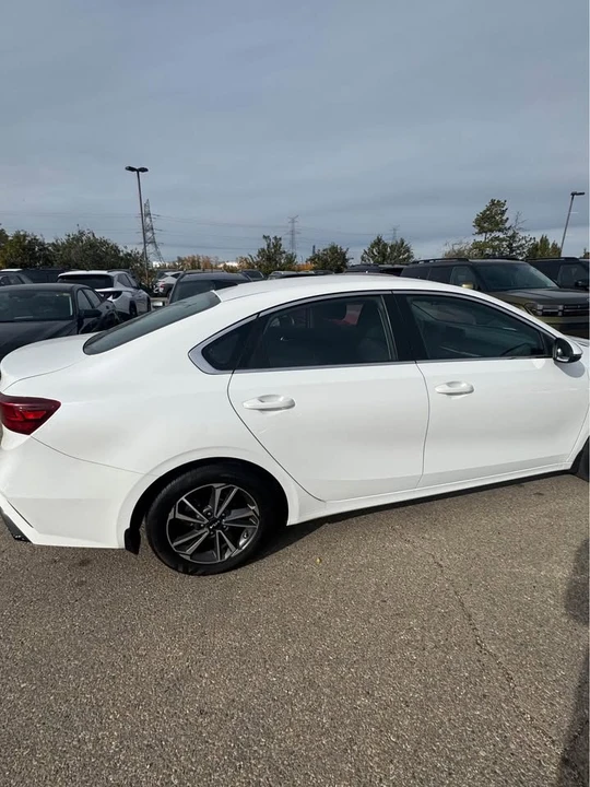 2022 Kia Forte - Image 6 of 15
