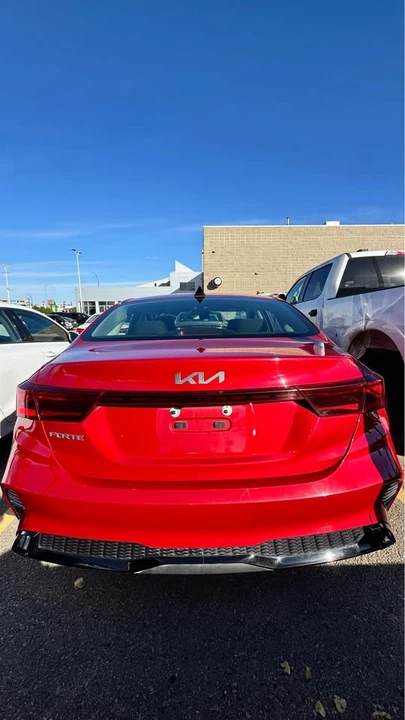 2022 Kia Forte - Image 5 of 18