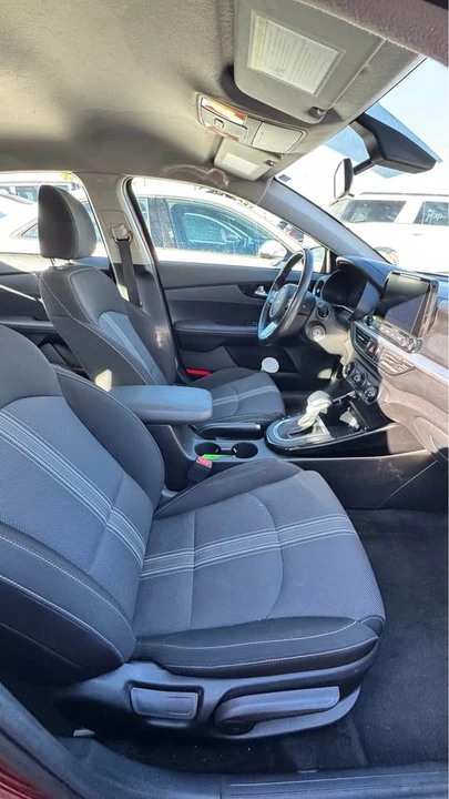 2022 Kia Forte - Image 14 of 18