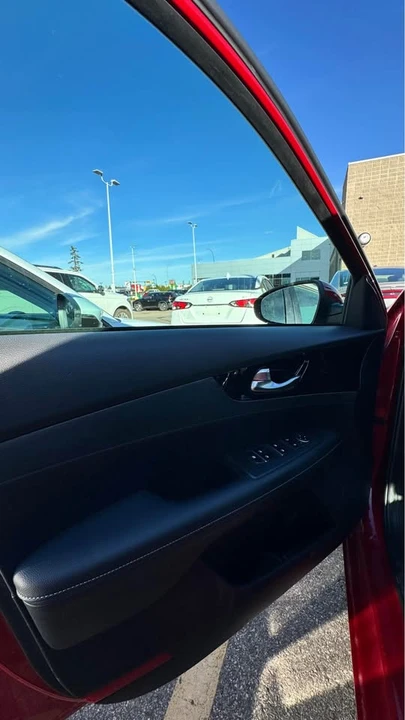 2022 Kia Forte - Image 8 of 18