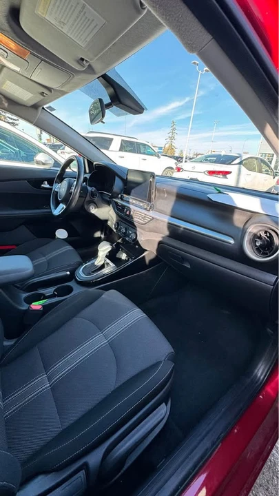 2022 Kia Forte - Image 15 of 18