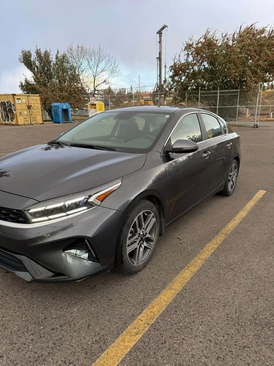 2022 Kia Forte - Image 2 of 9