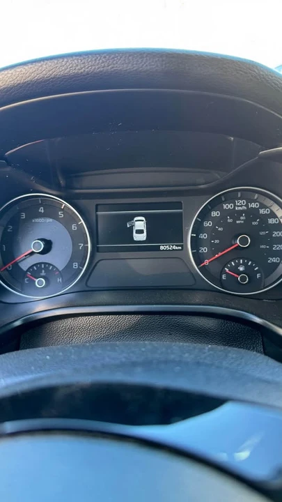 2022 Kia Forte - Image 11 of 18