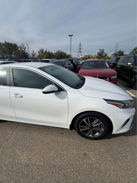 2022 Kia Forte - Image 9 of 15