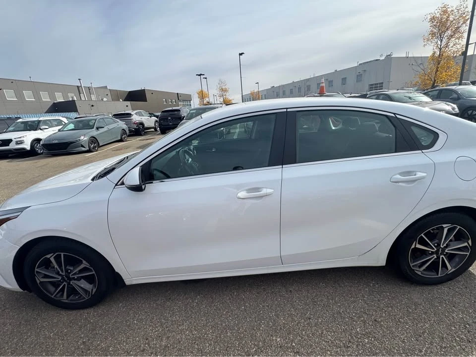 2022 Kia Forte - Image 3 of 15