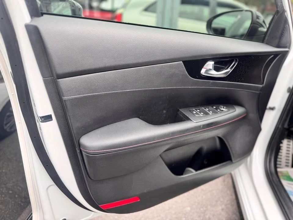 2022 Kia Forte - Image 12 of 15