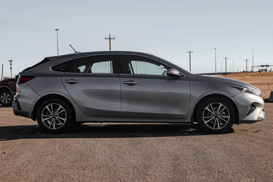 2022 Kia Forte - Image 4 of 20