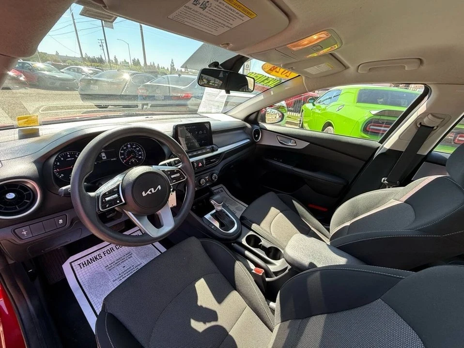 2022 Kia Forte - Image 4 of 11