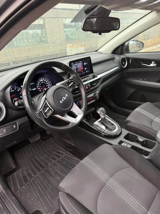 2022 Kia Forte - Image 8 of 9