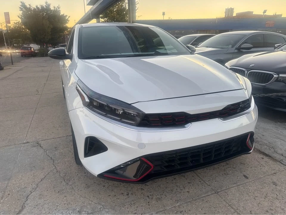 2022 Kia Forte - Image 2 of 15