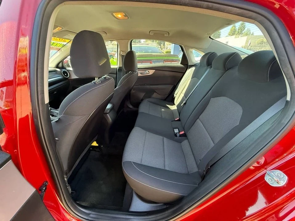 2022 Kia Forte - Image 7 of 11