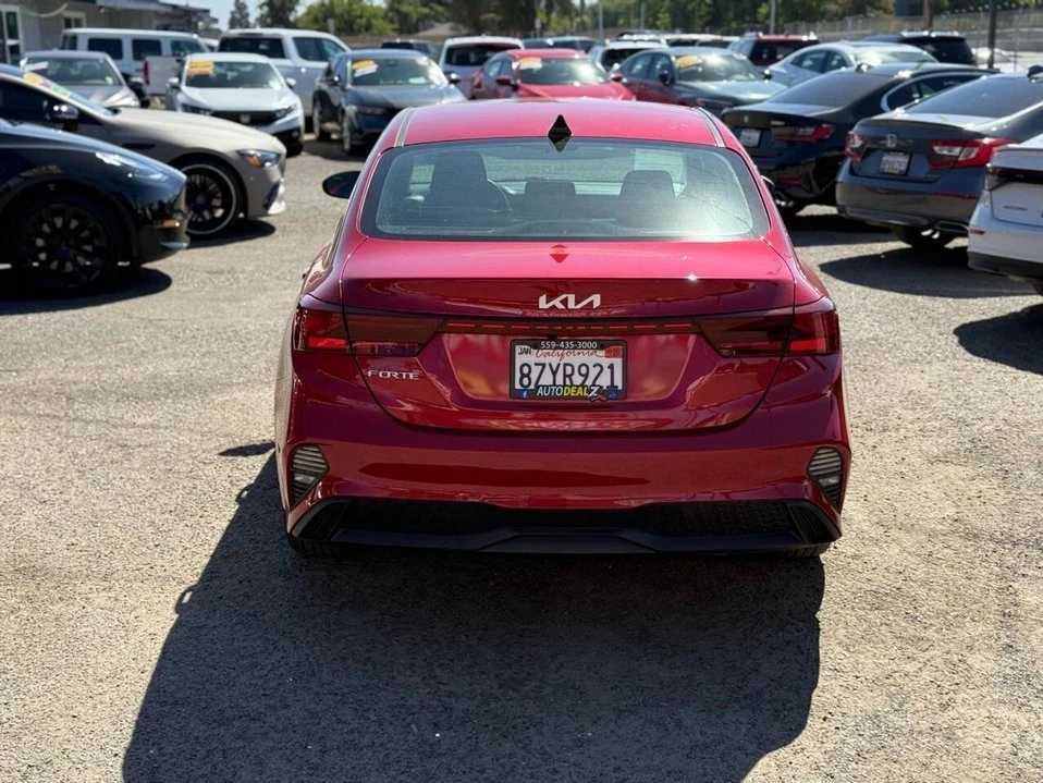 2022 Kia Forte - Image 6 of 11