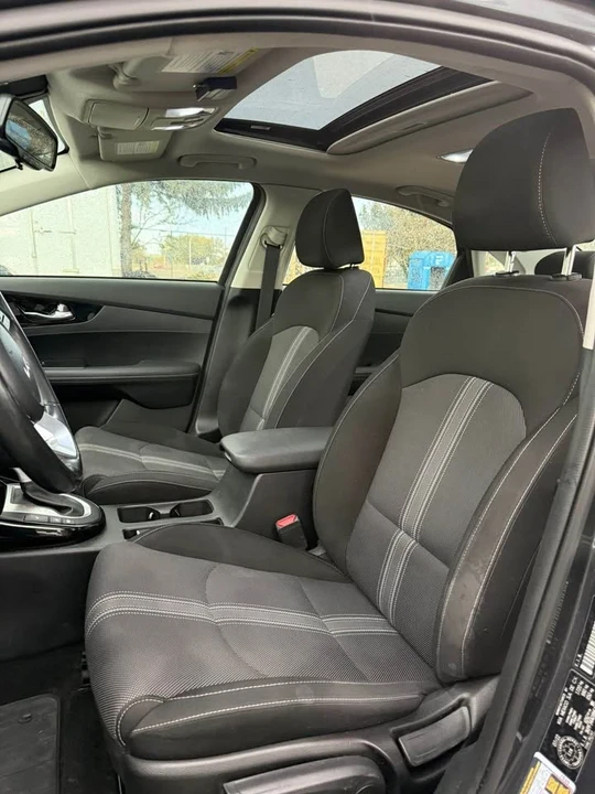 2022 Kia Forte - Image 7 of 9