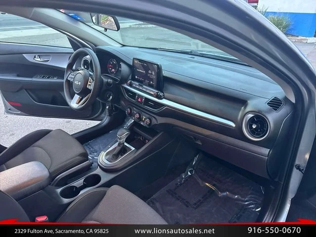 2022 Kia Forte - Image 13 of 18
