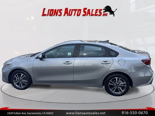 2022 Kia Forte - Image 8 of 18