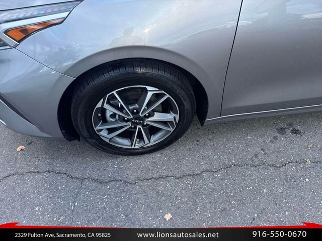2022 Kia Forte - Image 10 of 18