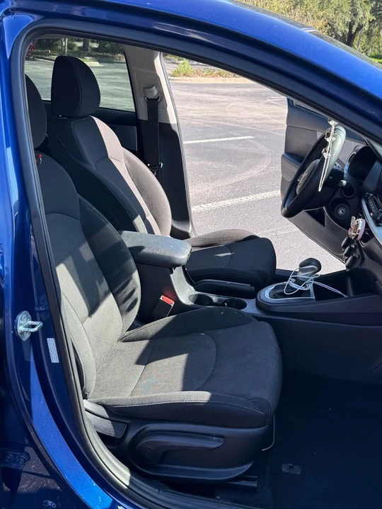2022 Kia Forte - Image 8 of 11