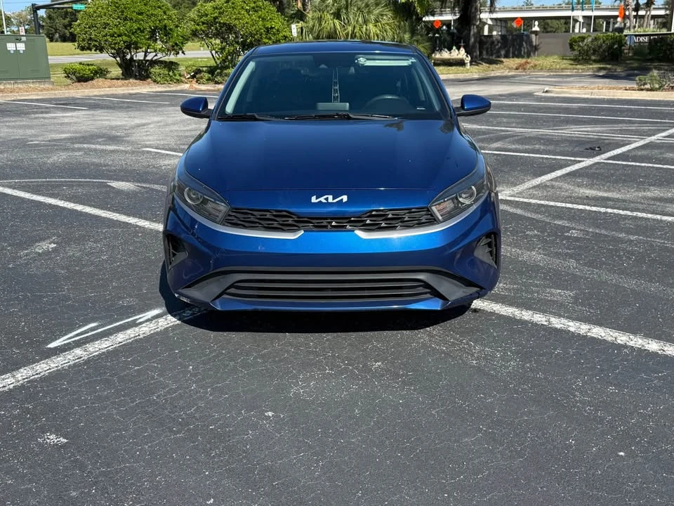 2022 Kia Forte - Image 2 of 11