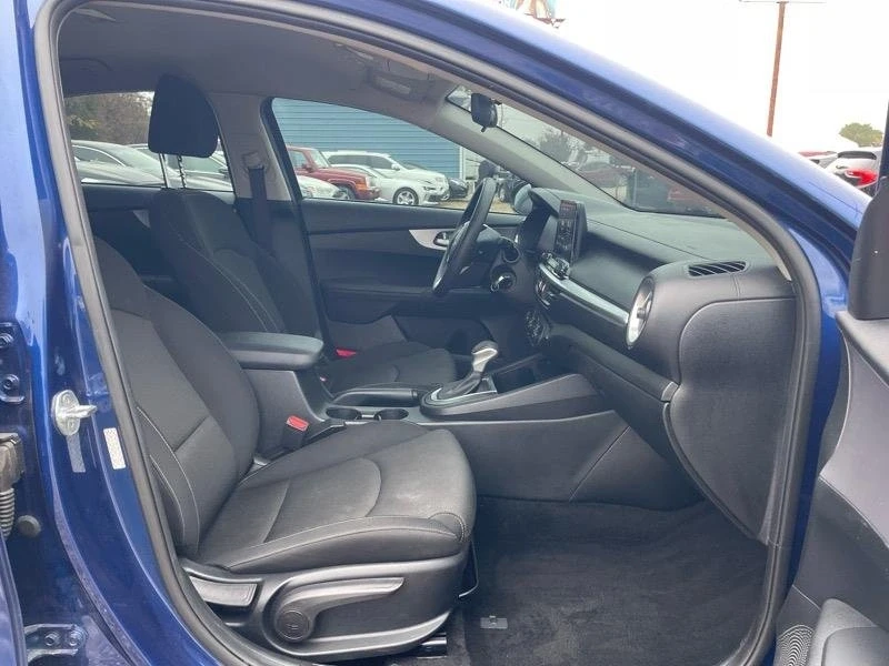 2022 Kia Forte - Image 5 of 18