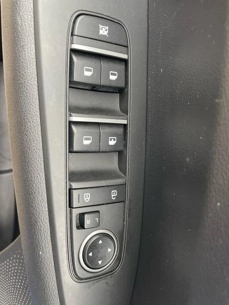 2022 Kia Forte - Image 11 of 18