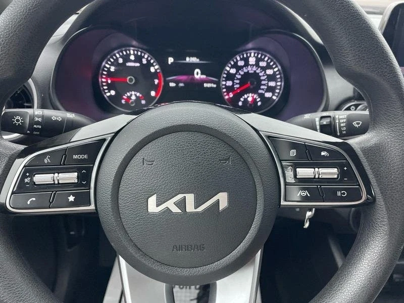 2022 Kia Forte - Image 13 of 18