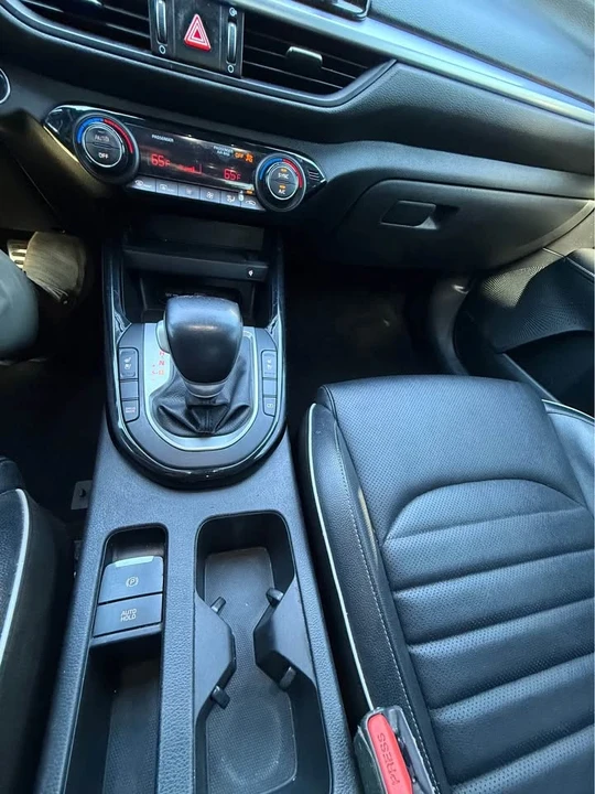 2022 Kia Forte - Image 18 of 20