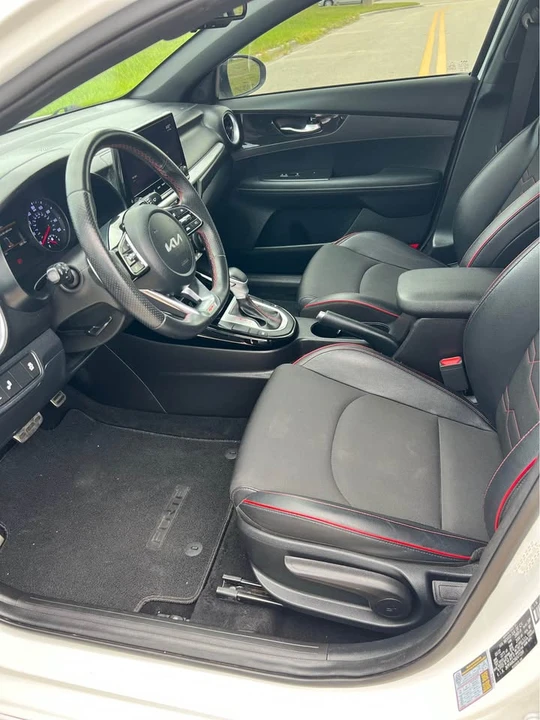 2022 Kia Forte - Image 11 of 19