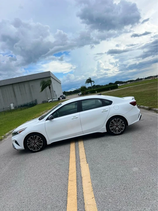 2022 Kia Forte - Image 8 of 19