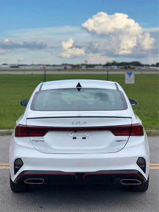2022 Kia Forte - Image 5 of 19