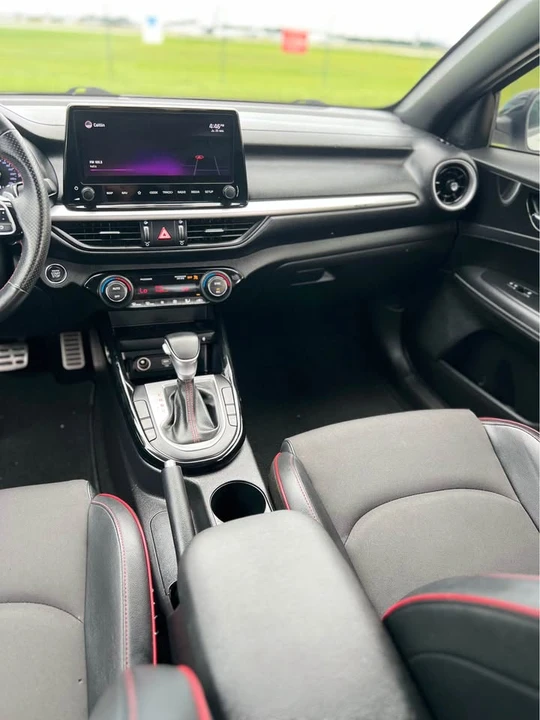 2022 Kia Forte - Image 15 of 19