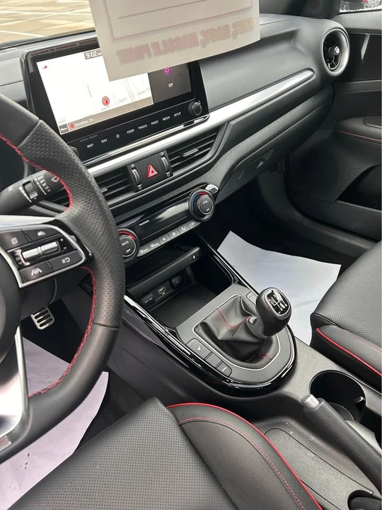 2022 Kia Forte - Image 8 of 9