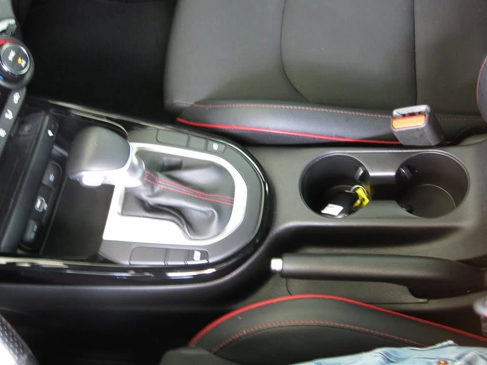 2022 Kia Forte - Image 9 of 13