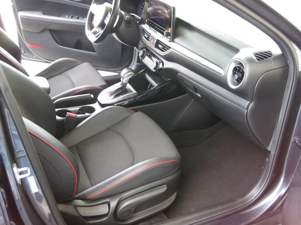 2022 Kia Forte - Image 5 of 13