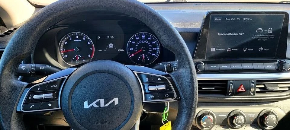 2022 Kia Forte - Image 9 of 20