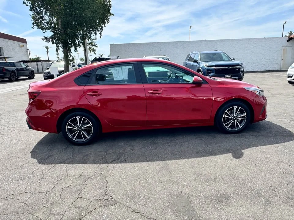 2022 Kia Forte - Image 9 of 10