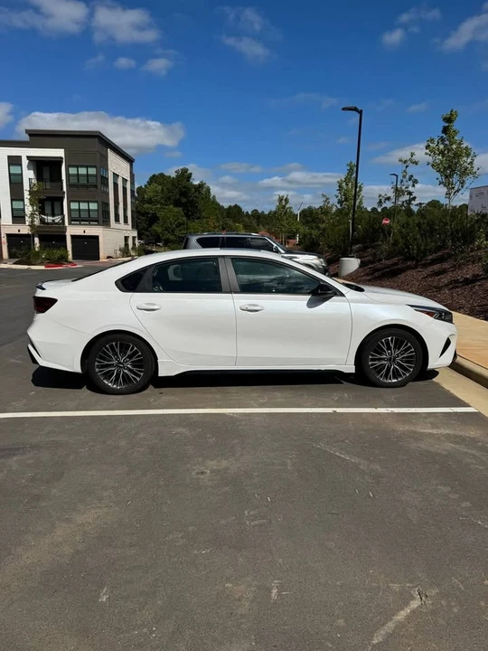 2022 Kia Forte - Image 3 of 9